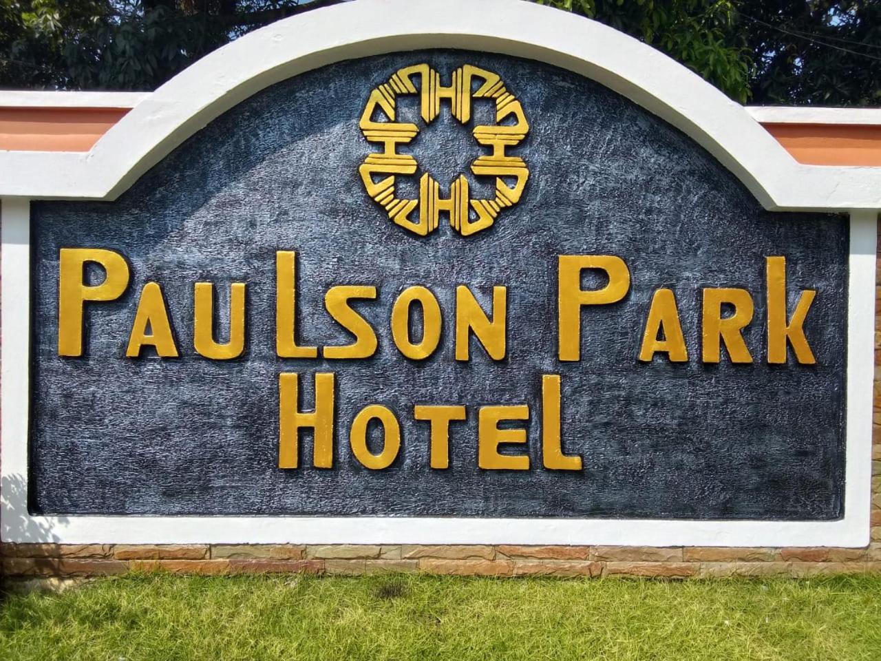 Paulson Park Hotel Kochi Екстериор снимка